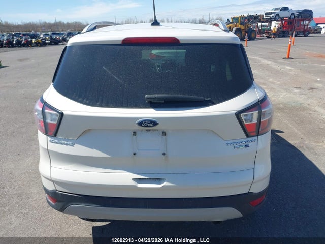 1FMCU9J9XJUA37520 Ford Escape Titanium