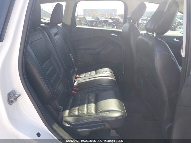 1FMCU9J9XJUA37520 Ford Escape Titanium