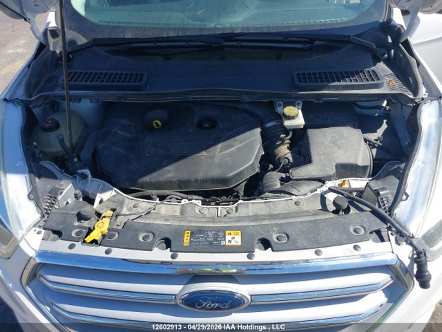 1FMCU9J9XJUA37520 Ford Escape Titanium