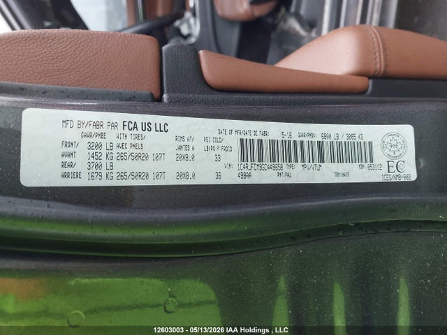 1C4RJFCM9GC449658 Jeep Grand Cherokee Overland