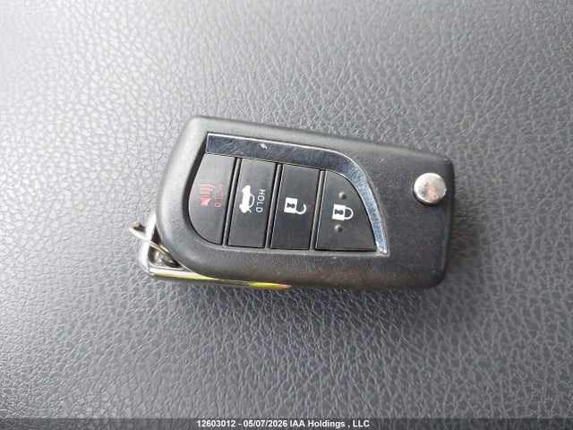 12603012 :رقم المزاد ، 4T1C11AK6LU350418 vin ، 2020 Toyota Camry Le مزاد بيع