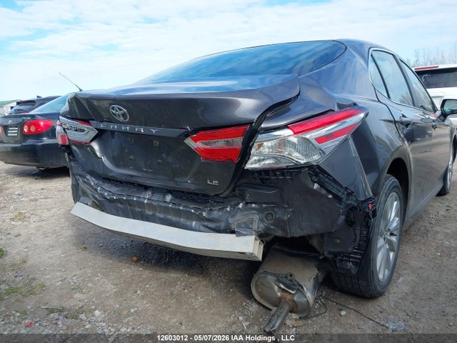 12603012 :رقم المزاد ، 4T1C11AK6LU350418 vin ، 2020 Toyota Camry Le مزاد بيع