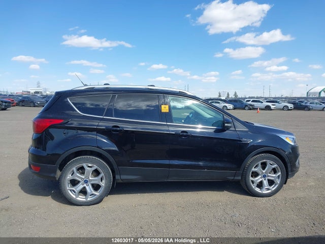 1FMCU9J91KUB36793 Ford Escape Titanium