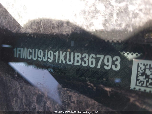 1FMCU9J91KUB36793 Ford Escape Titanium