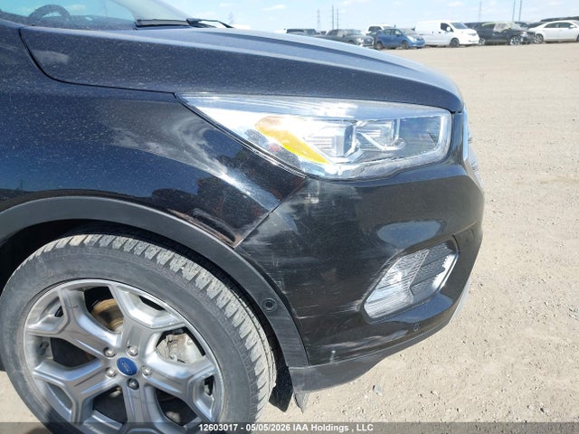 1FMCU9J91KUB36793 Ford Escape Titanium