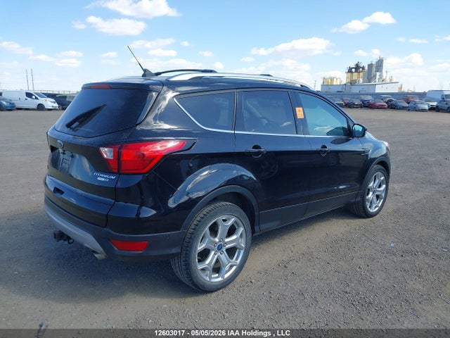 1FMCU9J91KUB36793 Ford Escape Titanium