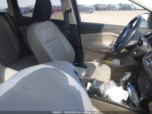 1FMCU9J91KUB36793 Ford Escape Titanium