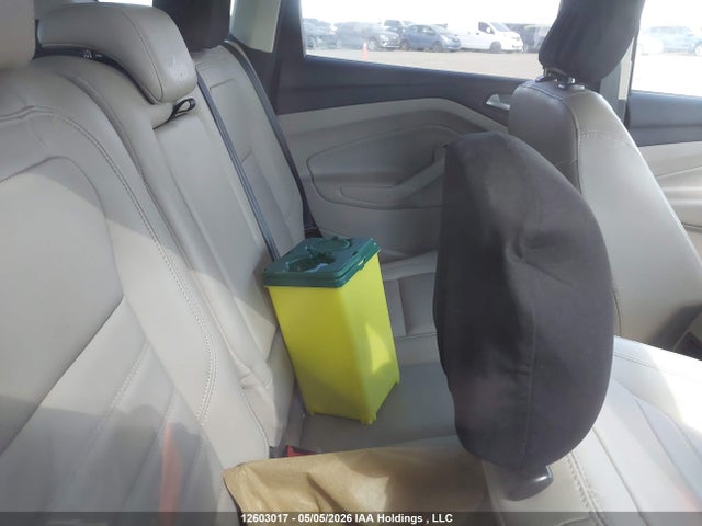 1FMCU9J91KUB36793 Ford Escape Titanium