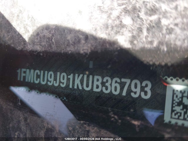1FMCU9J91KUB36793 Ford Escape Titanium