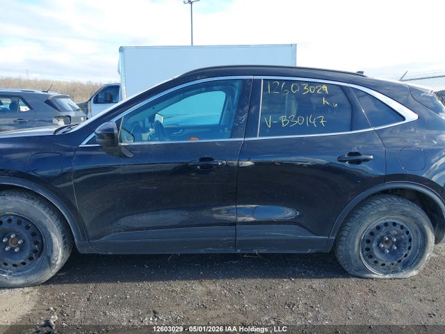 12603029 :رقم المزاد ، 1FMCU0LZ1MUB30147 vin ، 2021 Ford Escape Phev Titanium مزاد بيع