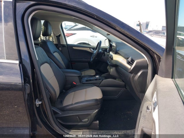 12603029 :رقم المزاد ، 1FMCU0LZ1MUB30147 vin ، 2021 Ford Escape Phev Titanium مزاد بيع