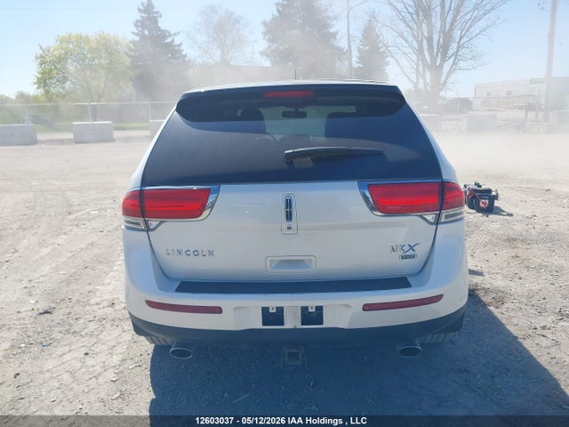 Lincoln MKX 2014 2LMDJ8JKXEBL15875 Image 17