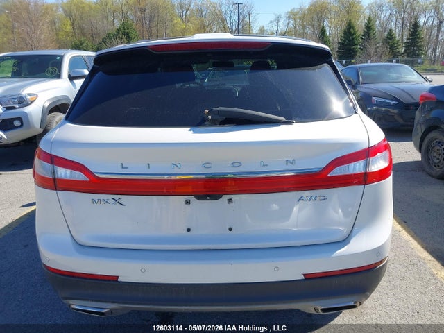 2LMTJ8LR8GBL82757 Lincoln MKX