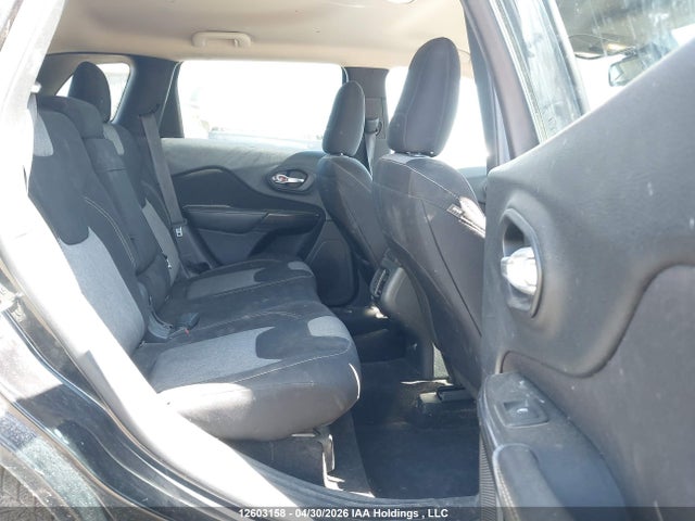 1C4PJLAB7EW322619 Jeep Cherokee Sport
