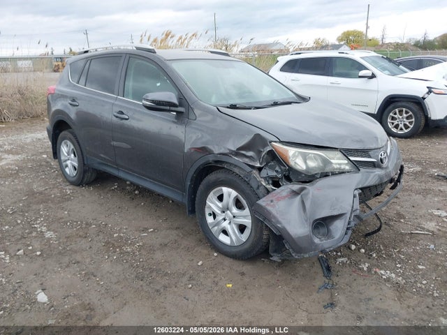 2T3ZFREV1FW206124 Toyota RAV4 LE