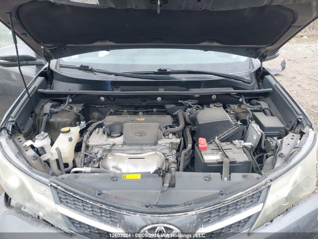 2T3ZFREV1FW206124 Toyota RAV4 LE
