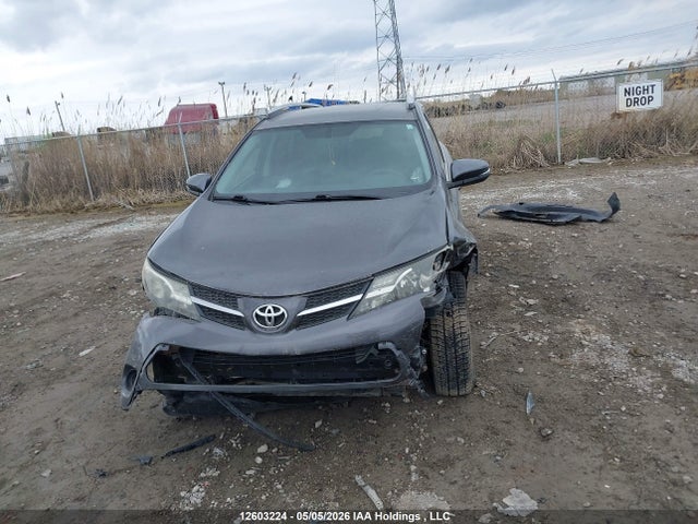 2T3ZFREV1FW206124 Toyota RAV4 LE