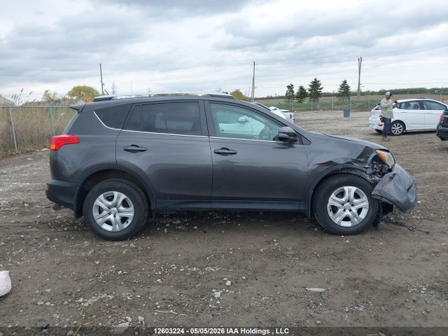 2T3ZFREV1FW206124 Toyota RAV4 LE