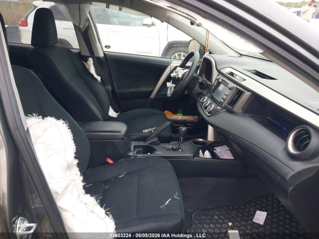 2T3ZFREV1FW206124 Toyota RAV4 LE