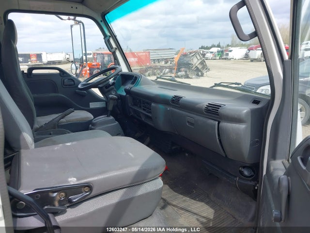 Продажа на аукционе авто 2004 Gmc 5500 W55042, vin: J8DE5B14747900944, номер лота: 12603247