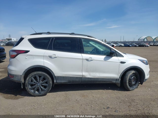 Продаж на аукціоні авто 2017 Ford Escape Se, vin: 1FMCU9GD2HUC82852, номер лоту: 12603359