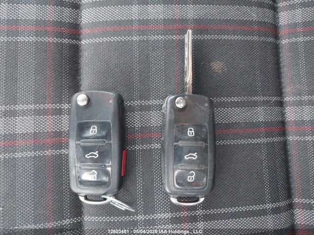 2013 Volkswagen Golf 2.0 Tdi Comfortline/2.0 Tdi Highline მანქანა იყიდება აუქციონზე, vin: 3VWPL7AJ3DM601442, აუქციონის ნომერი: 12603451