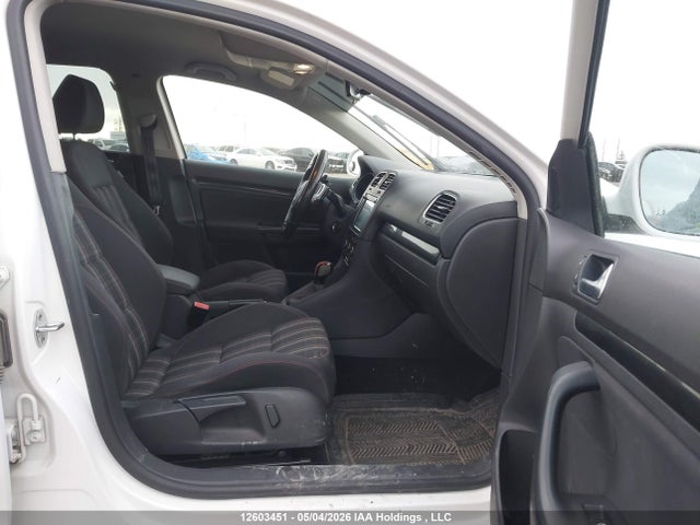 2013 Volkswagen Golf 2.0 Tdi Comfortline/2.0 Tdi Highline მანქანა იყიდება აუქციონზე, vin: 3VWPL7AJ3DM601442, აუქციონის ნომერი: 12603451