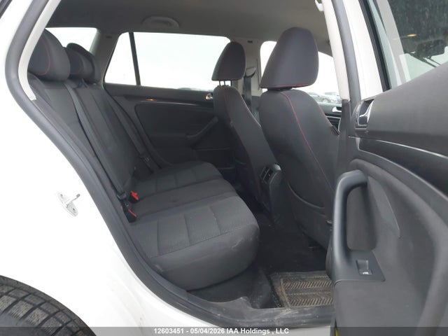 2013 Volkswagen Golf 2.0 Tdi Comfortline/2.0 Tdi Highline მანქანა იყიდება აუქციონზე, vin: 3VWPL7AJ3DM601442, აუქციონის ნომერი: 12603451