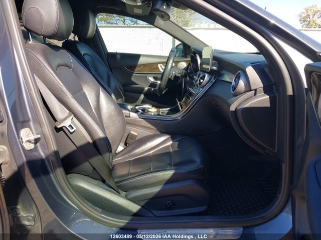 2015 Mercedes-benz C 300 4matic მანქანა იყიდება აუქციონზე, vin: 55SWF4KB7FU063331, აუქციონის ნომერი: 12603489