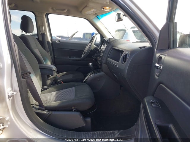 1C4NJRAB1ED568927 Jeep Patriot Sport/north