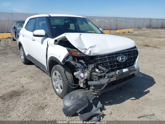 Hyundai Venue Essential Manual 2022 KMHRB8A33NU175654 Image 1