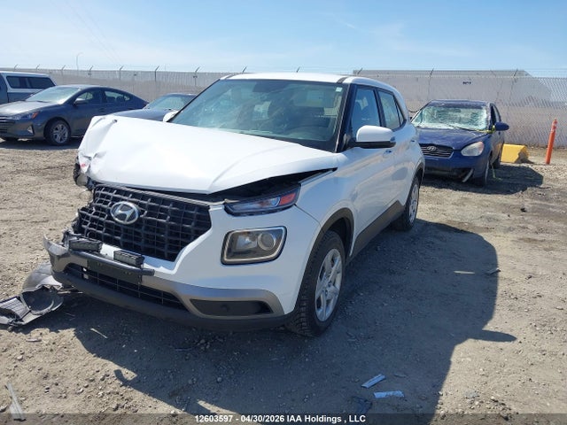 Hyundai Venue Essential Manual 2022 KMHRB8A33NU175654 Image 2