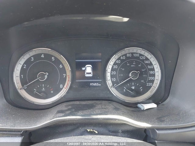 Hyundai Venue Essential Manual 2022 KMHRB8A33NU175654 Image 7