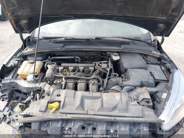 1FADP3K24JL262932 Ford FOCUS SE