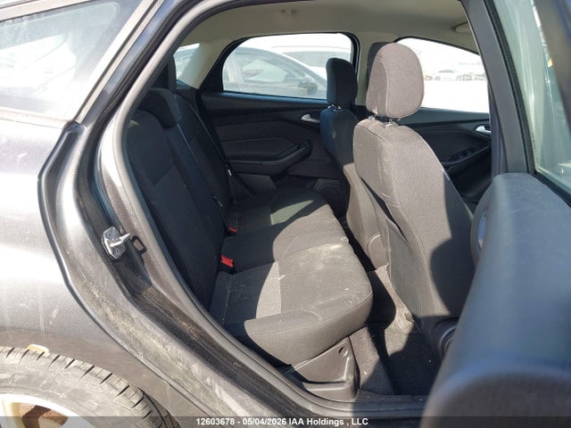 1FADP3K24JL262932 Ford FOCUS SE