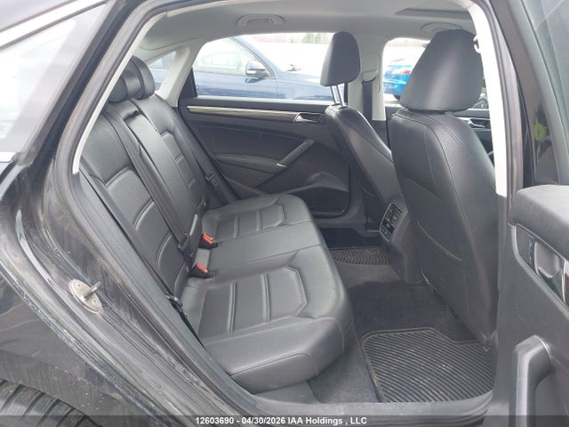 Volkswagen Passat 2017 1VWBT7A35HC007647 Image 8