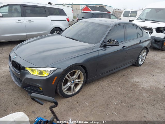 BMW 330i Xdrive 2018 WBA8D9C55JA614599 Image 2