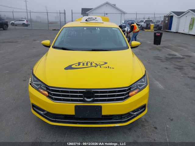1VWAA7A33JC020954 Volkswagen Passat 2.0 Tsi Trendline+