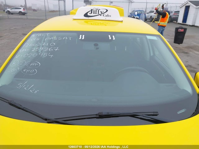 1VWAA7A33JC020954 Volkswagen Passat 2.0 Tsi Trendline+