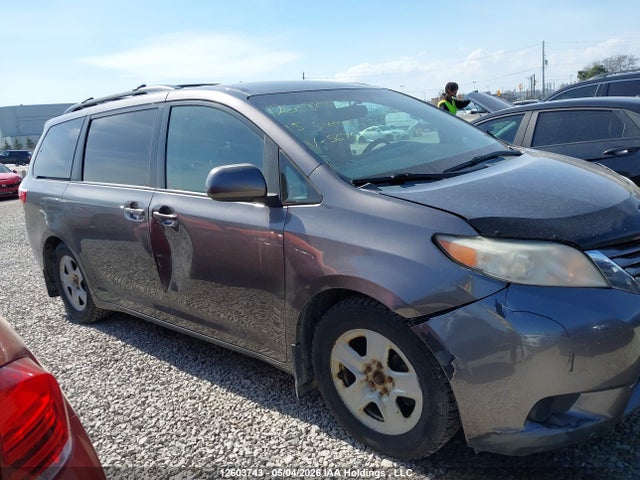 2015 Toyota Sienna Le 8 Passenger მანქანა იყიდება აუქციონზე, vin: 5TDKK3DC7FS567577, აუქციონის ნომერი: 12603743