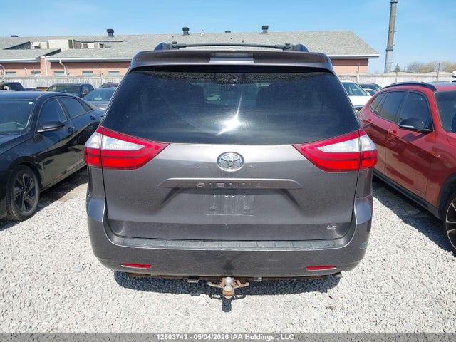 2015 Toyota Sienna Le 8 Passenger მანქანა იყიდება აუქციონზე, vin: 5TDKK3DC7FS567577, აუქციონის ნომერი: 12603743