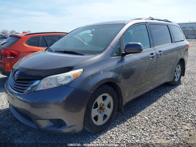 2015 Toyota Sienna Le 8 Passenger მანქანა იყიდება აუქციონზე, vin: 5TDKK3DC7FS567577, აუქციონის ნომერი: 12603743