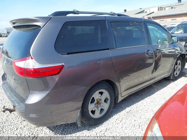 2015 Toyota Sienna Le 8 Passenger მანქანა იყიდება აუქციონზე, vin: 5TDKK3DC7FS567577, აუქციონის ნომერი: 12603743