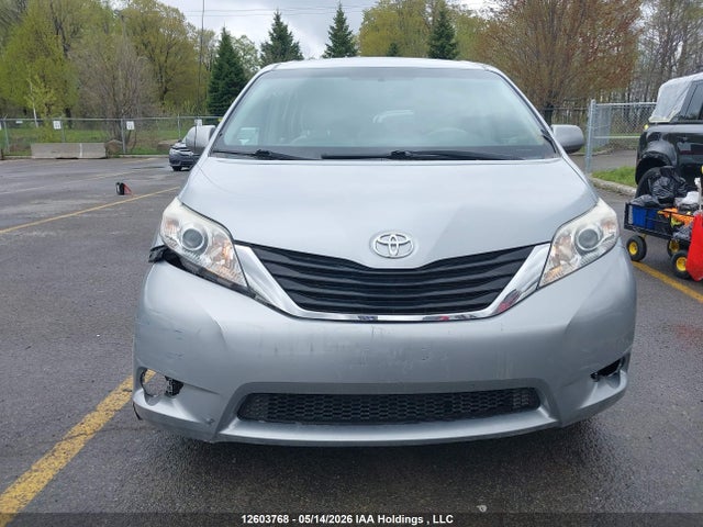 Продажа на аукционе авто 2014 Toyota Sienna, vin: 5TDKK3DCXES421916, номер лота: 12603768