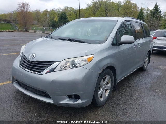 Продажа на аукционе авто 2014 Toyota Sienna, vin: 5TDKK3DCXES421916, номер лота: 12603768