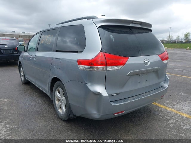 Продажа на аукционе авто 2014 Toyota Sienna, vin: 5TDKK3DCXES421916, номер лота: 12603768