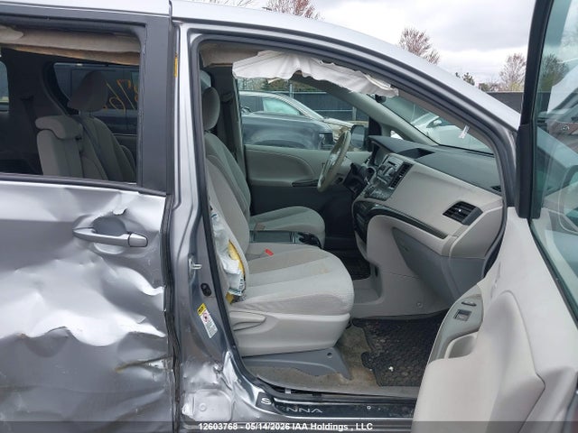 Продажа на аукционе авто 2014 Toyota Sienna, vin: 5TDKK3DCXES421916, номер лота: 12603768
