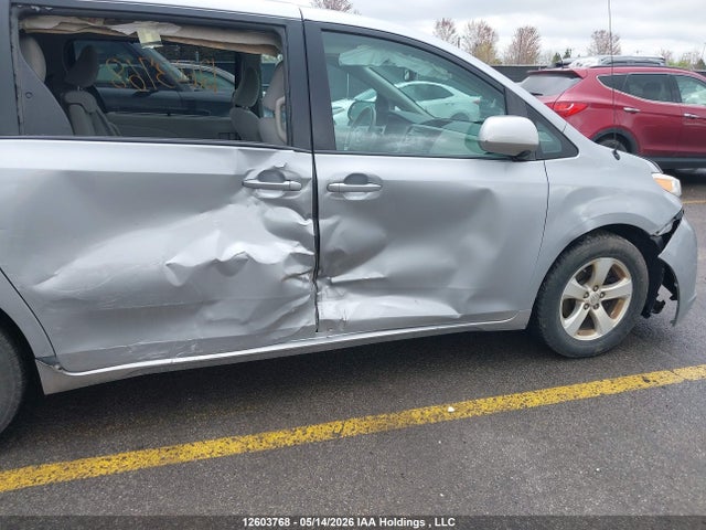 Продажа на аукционе авто 2014 Toyota Sienna, vin: 5TDKK3DCXES421916, номер лота: 12603768
