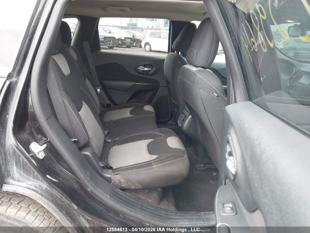 1C4PJMAS6GW298614 Jeep Cherokee Sport