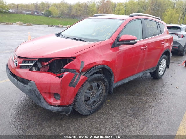 2T3BFREV1FW363377 Toyota RAV4 LE